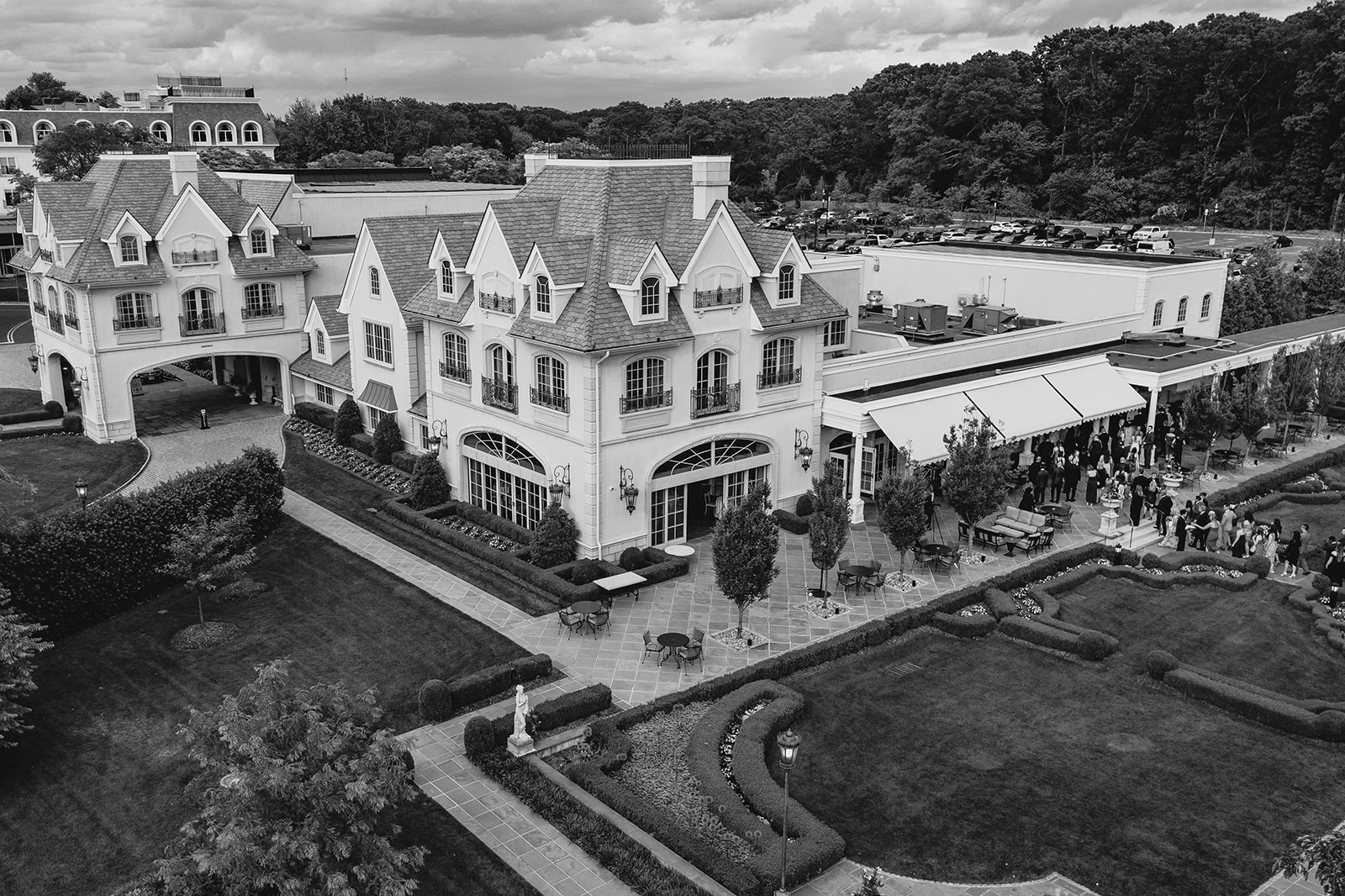 summer wedding at the Park Chateau Estate 