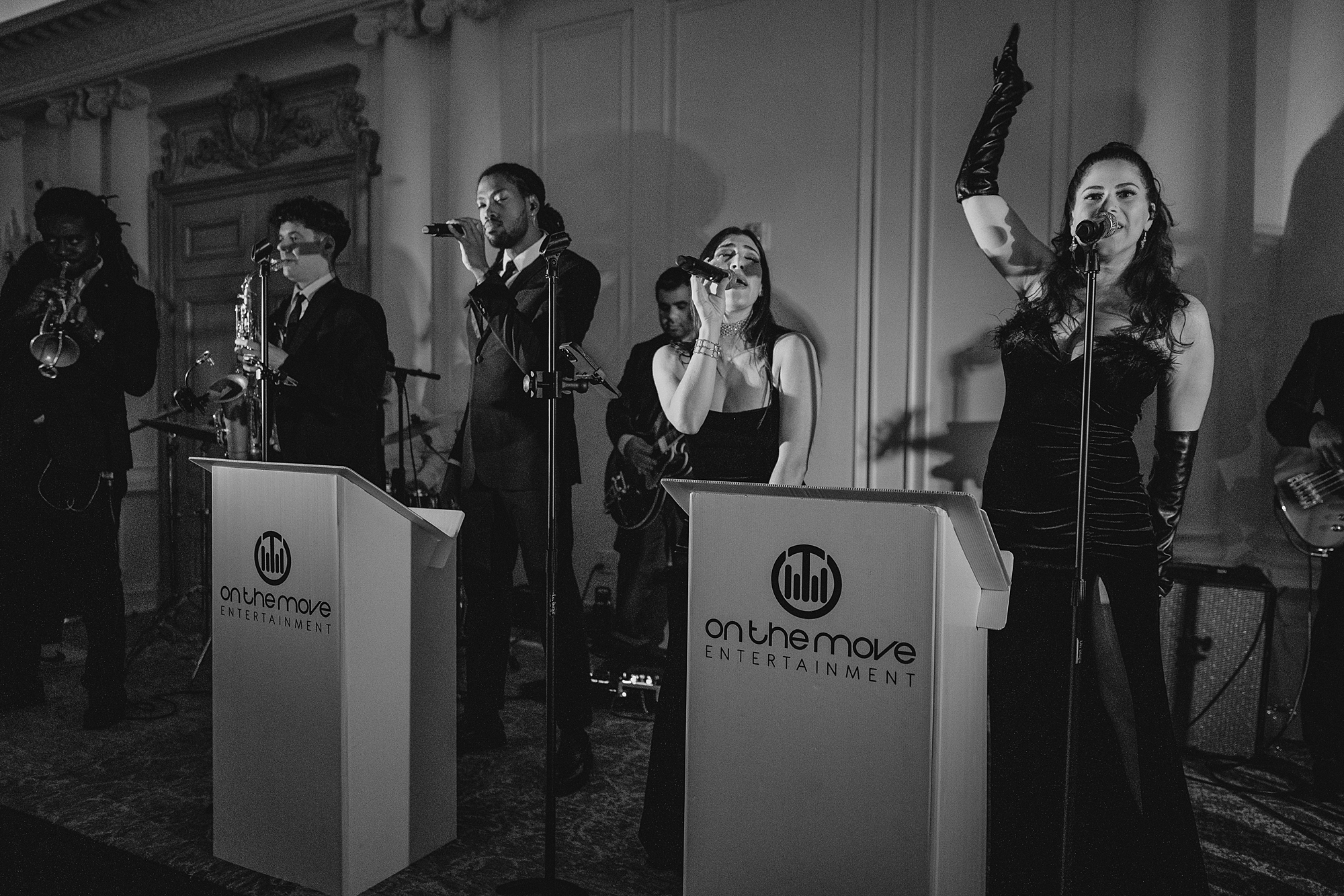 live band performs at Park Chateau Estate