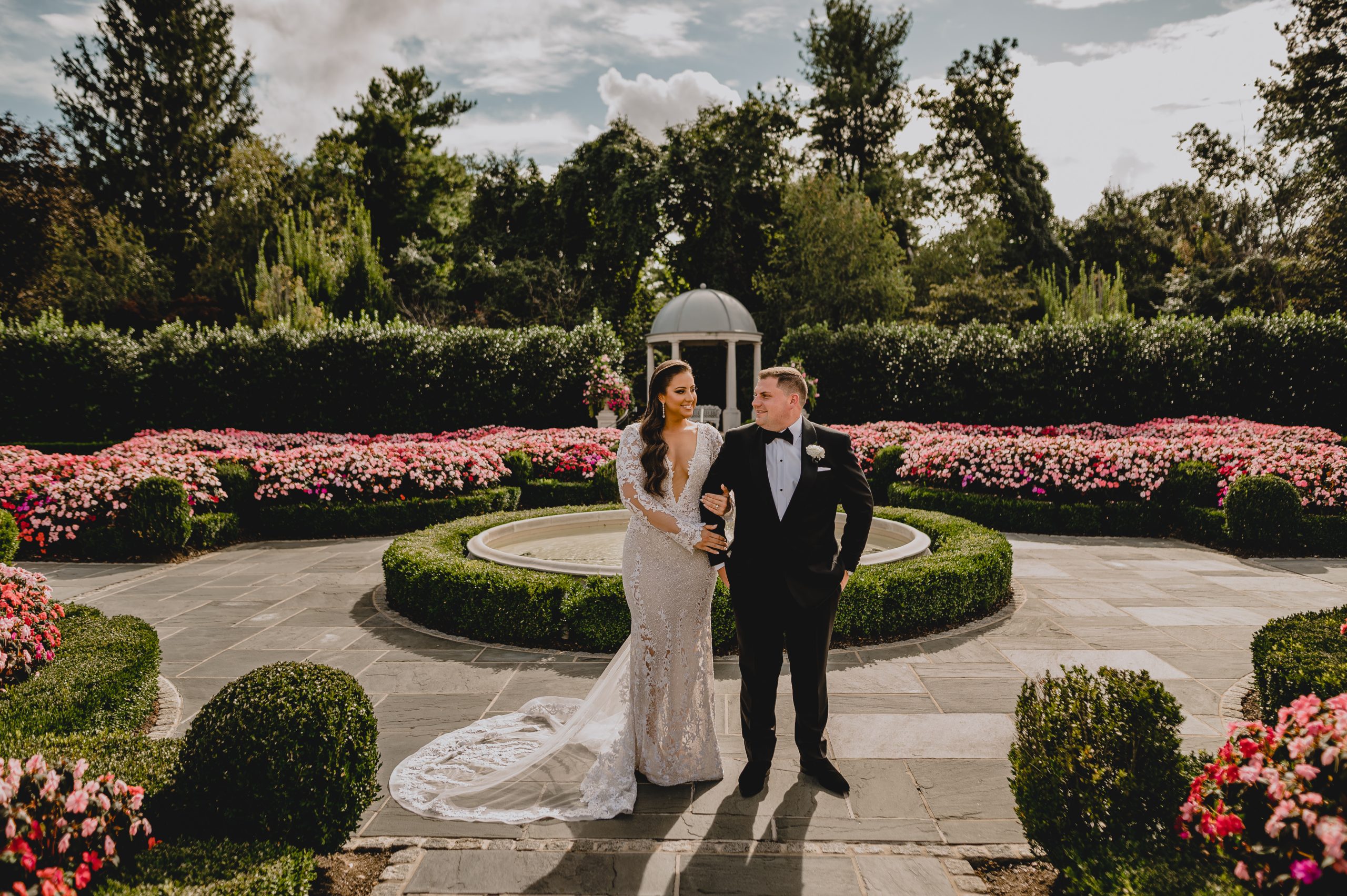 Couple at Weddings at Park Chateau.